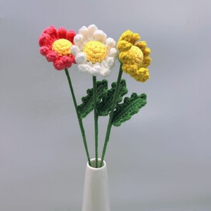 Bouquet di Margherite Multiple Fatte a Mano in Cotone all'Uncinetto, Steli Floreali Personalizzabili, OEM, Ingrosso, Decorazioni per Casa, Matrimoni e Natale - Product Image 4