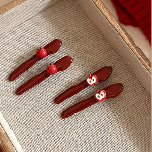 กิ๊บติดผมรูปแอปเปิ้ลน่ารักสไตล์เกาหลีสำหรับเด็กผู้หญิง สีแดงสด ดีไซน์สวยหรู - Product Image 4