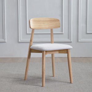 Silla de Comedor de Madera Maciza de Estilo Europeo, Diseño Moderno, Asiento Acolchado de Cuero Resistente, Acabado en Nogal, para Exteriores, Villas y Hoteles - Product Image 6