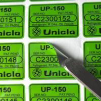 Étiquettes de câble de fil de vinyle PET auto-stratifiées étanches du fabricant Autocollant de code à barres Caractéristique Marqueur de fil électronique imprimable