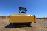 Compacteur vibrant à tambour unique de 20 tonnes 520F avec pied de mouton pour asphalte
