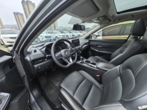 Nissan Sylphy 2020 1.6L XL CVT Edición Inteligente - Sedán Familiar de 5 Asientos Eficiente en Consumo de Combustible - Nissan Usado en Venta - Product Image 5