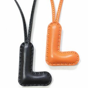 Diversos Dijes de Letras del Alfabeto, Llavero de Cuero Genuino, Etiquetas Decorativas para Cordones, Regalos de Alta Gama - Product Image 2