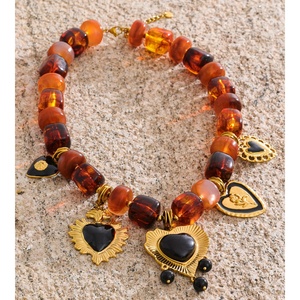 Collar JINYOU 2983 de Moda con Cuentas Cuadradas de Resina Color Ámbar, Collar con Colgante de Corazón de Esmalte Negro Chapado en Oro sobre Acero Inoxidable - Product Image 2