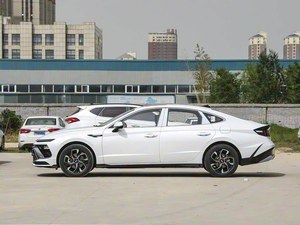 Sonata 2024 Benzina Trasmissione Automatica 1.5T Edizione Air Pro Max 5 Posti LED <span class=keywords><strong>Auto</strong></span> Usata - Product Image 3