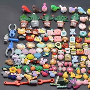 Schattige platte miniatuur versieringen van hars: dieren, schelpen, vogels, planten, gereedschap, fruit, snoep, voedsel, charms voor nagels, ijshoorntjes, cabochons - Product Image 1