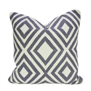 ITHL funda de cojín cosida con cadena de lana bordada hecha a mano de lana de diseño superventas de lujo para sofá sala de estar - Product Image 1