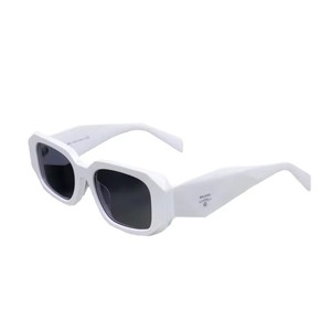 <span class=keywords><strong>Lunettes</strong></span> <span class=keywords><strong>de</strong></span> <span class=keywords><strong>soleil</strong></span> <span class=keywords><strong>de</strong></span> protection <span class=keywords><strong>de</strong></span> marque <span class=keywords><strong>de</strong></span> rayons polygonaux <span class=keywords><strong>de</strong></span> haute qualité 17w <span class=keywords><strong>lunettes</strong></span> <span class=keywords><strong>de</strong></span> <span class=keywords><strong>soleil</strong></span> pour femmes chères <span class=keywords><strong>de</strong></span> luxe rétro à la mode - Product Image 2