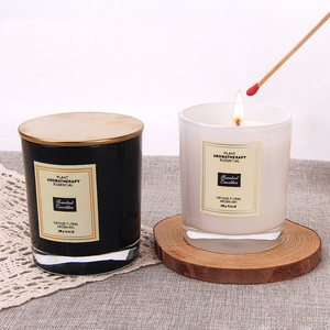 Pot en verre d'huile <span class=keywords><strong>de</strong></span> parfum personnalisé en usine bougie parfumée à la cire <span class=keywords><strong>de</strong></span> soja aromathérapie bougies <span class=keywords><strong>de</strong></span> luxe parfumées avec couvercle - Product Image 6