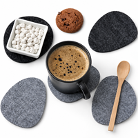 Set de table rectangulaire gris découpé en feutre polyester pour restaurant