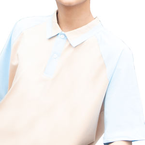 Polo en coton mélangé beige avec bordure bleu clair, manches courtes, design professionnel pour les tenues professionnelles ou décontractées quotidiennes - Product Image 1