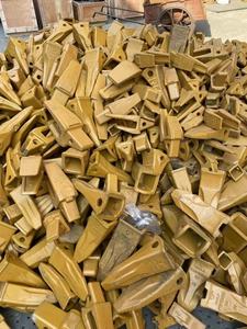 Denti per Benna di Escavatore PC100 PC200 PC200-8 E320D E336D - Product Image 5