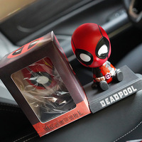 Vente en gros de figurines de poupées en résine de héros de dessins animés créatifs, figurines à ressort, figurines de collection, modèle décoratif de voiture