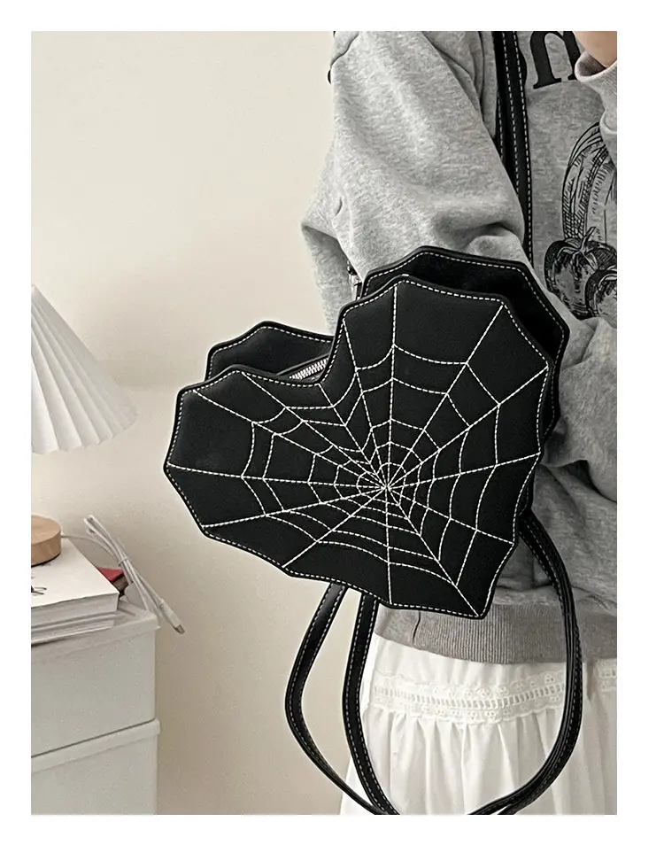 Stile gotico Y2K dolce ragazza amore a forma di cuore borsa a tracolla multifunzione personalizzato Spider Bat trapuntato in pelle PU zaino
