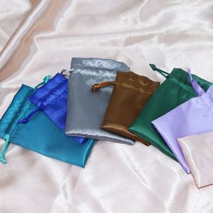 Sac à poussière pour extensions de cheveux en satin blanc avec logo personnalisé imprimé, sac de luxe à cordon pour vêtements et lingerie, pochette d'emballage en satin de soie - Product Image 2
