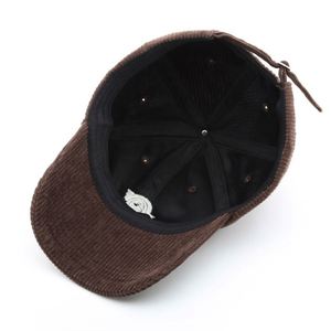 Casquette de baseball structurée à 6 panneaux en velours côtelé avec visière incurvée, logo brodé, motifs personnalisables - Product Image 4