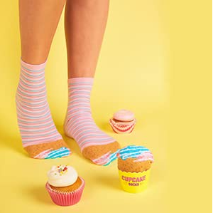 Calcetines personalizados de algodón para jóvenes con diseños de helados, donas, pasteles y dulces - Product Image 6
