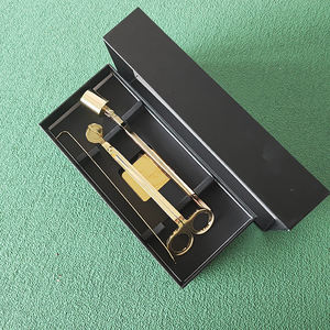 <span class=keywords><strong>Kit</strong></span> d'accessoires pour bougies en acier inoxydable doré, comprenant un coupe-mèche mini unique et un éteignoir manuel, à prix abordable - Product Image 1