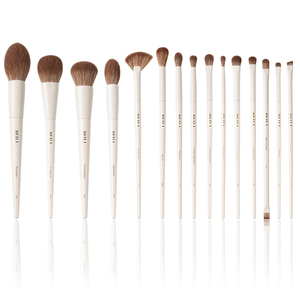 ชุดแปรงแต่งหน้ามืออาชีพ 15 ชิ้น ขนแปรงสังเคราะห์คุณภาพพรีเมียม ด้ามไม้เนื้อแมท สำหรับแต่งหน้าใบหน้า ตา รองพื้น และแป้ง - Product Image 1