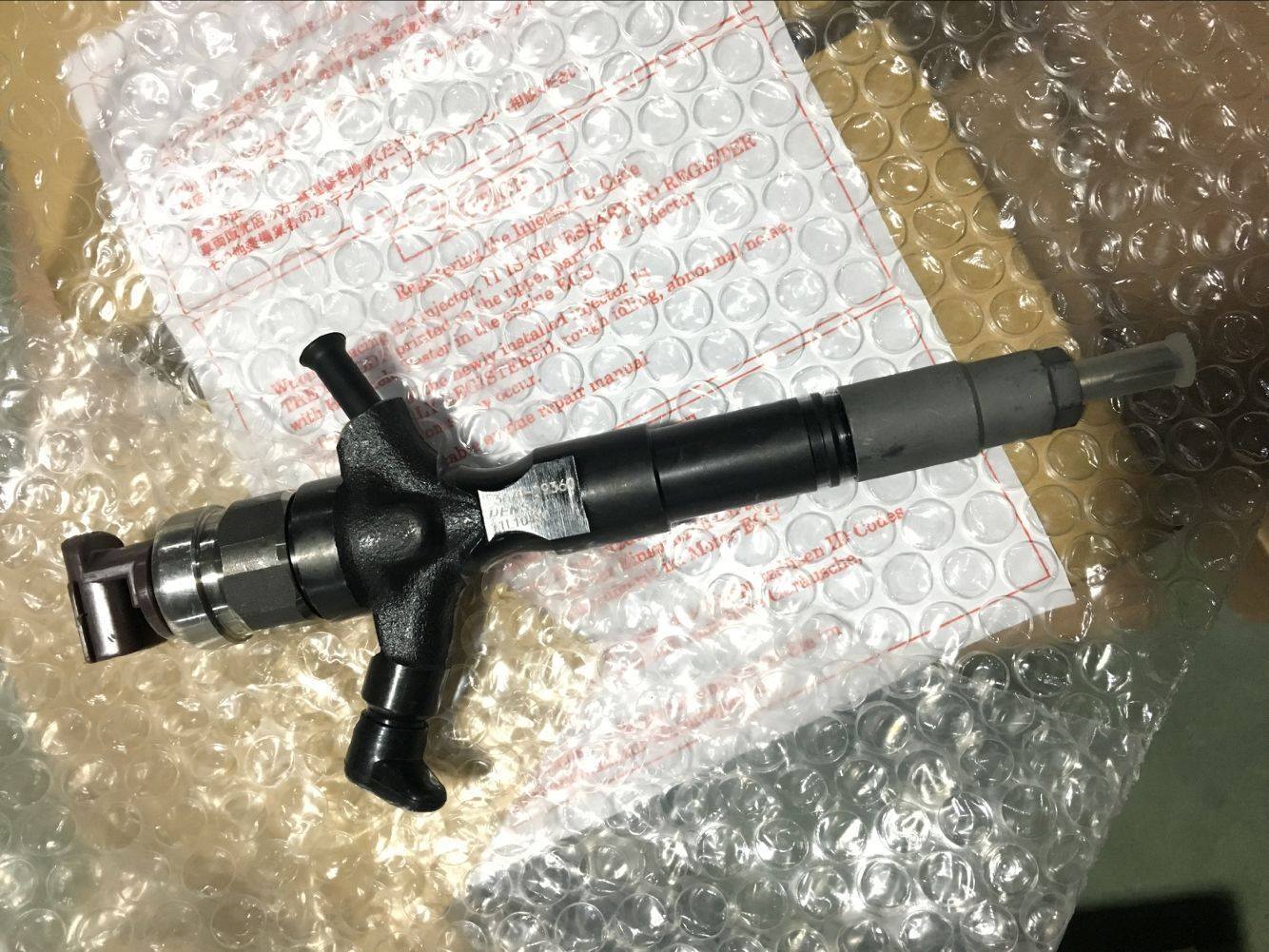 common rail injector 23670-30240 23670-09360 for toyota hilux 2kd-ftv D4D diesel fuel injector 23670-30240 23670-09360