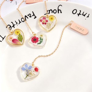 Marcapáginas Vintage con Flores Secas Reales en Forma de Corazón, Cadena de Aleación, Adorno para Amantes de la Lectura, Regalo de Recuerdo - Product Image 4