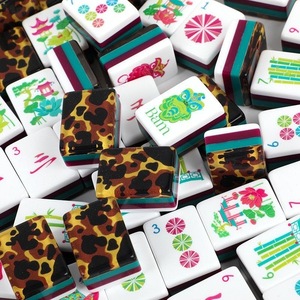 Juego de Mahjong Personalizado Estilo Americano, 160 Piezas, Color Azul Brisa Marina, Pintado a Mano en Acrílico, Plegable, Moderno y Lujoso, Set de Regalo - Product Image 1