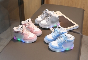 Zapatillas Deportivas Infantiles con Luces LED de Diseño, Zapatos Casuales Cómodos para Niños y Niñas, Cierre de Velcro para Fácil Poner y Quitar - Product Image 5