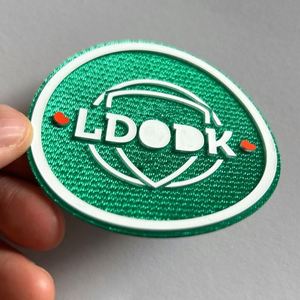 Étiquette thermocollante pour T-shirt, logo en relief, patch de transfert en silicone pour vêtements en microfibre - Product Image 2