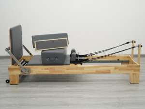 Reformer de Pilates Profesional Ajustable y Económico de Madera de Roble Sólido de Tailandia para Estudios de Pilates y Gimnasios Domésticos - Product Image 1