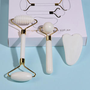 Vente en gros <span class=keywords><strong>Pierre</strong></span> <span class=keywords><strong>de</strong></span> <span class=keywords><strong>jade</strong></span> naturelle Visage Beauté Anti-âge Ensemble Rouleau <span class=keywords><strong>de</strong></span> <span class=keywords><strong>jade</strong></span> blanc Gua Sha Outil pour Massage du visage - Product Image 5