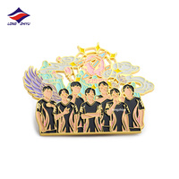 Longzhiyu 17 ans chaîne en métal insigne usine en gros émail doux fleur broches personnalisé anime personnage broche badges