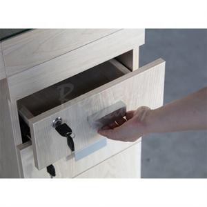 Mesa de Manicura Moderna de Lujo con Secador de Uñas, Mueble de Salón, Estación de Spa Portátil Negra con Reposabrazos Rosa - Product Image 5