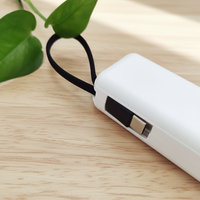 Cadeaux promotionnels de haute qualité, chargeur portable mini 5000 mAh avec logo personnalisé, câbles intégrés, charge rapide pour téléphone