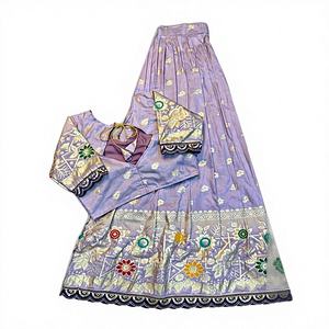 Ensemble de sari traditionnel sud-indien pour femmes, avec dupatta, en dola doux, bordure en jacquard, broderie, chemisier cousu, fabriqué en Inde - Product Image 1