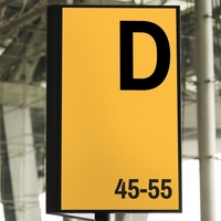 Système de signalisation directionnelle en métal pour aéroports et gares avec éclairage LED, résistant aux intempéries IP65, taille et couleur personnalisables