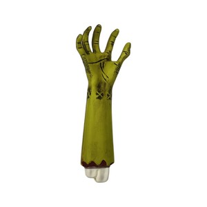 Décoration d'Halloween : Main coupée de monstre vert, <span class=keywords><strong>bras</strong></span> de zombie cassé, accessoire effrayant pour maison hantée, ornement de table ou de pelouse, décoration de fête d'Halloween - Product Image 1