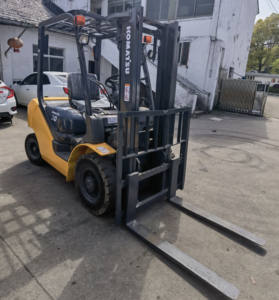 Montacargas Usado Komatsu de 3 Toneladas, Mástil Tríplex de 4.5m, Montacargas Japonés de Segunda Mano - Product Image 2