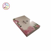 Boîte en carton pour faux cils de haute qualité, impression UV blanc/or/argent, fermeture magnétique, matériaux recyclés, logo personnalisé
