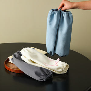 Manchons de protection élégants côtelés imperméables et anti-poussière avec poignets élastiques pour femmes, idéaux pour la cuisine, les restaurants, les chefs, le jardinage et la poterie - Product Image 3