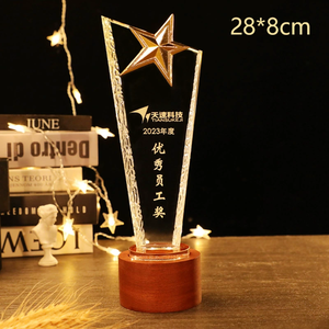 Premios de trofeo de cristal deportivo de diseño personalizado al por mayor de fábrica con base de madera LED Trofeos de calidad premium Medallas y placas - Product Image 2