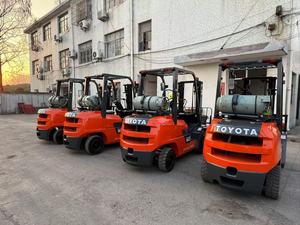 Carretilla elevadora japonesa usada de calidad TOYOTA/KOMATSU/TCM FD2.5/3/4/5/7/10/15/16/25/30-Ton con TRES ETAPAS/MASTER de 3 toneladas en Shanghai - Product Image 6