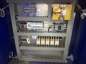 Máquina de Moldeo por Inyección Horizontal Híbrida Haitian MA3200III de 320 Toneladas Usada Premium con PLC, Motor, Bomba de Tornillo, Caja de Engranajes y Rodamientos - Product Image 4