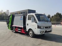 Camion compacteur à ordures manuel Dongfeng 4x2 de 4,5 tonnes, 108 CV, pompe diesel, véhicule de collecte des déchets compressés
