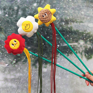 Varita de Juguete Interactiva para Gatos con Cara Sonriente Personalizada, Peluche de Dibujos Animados, Juguete para Aliviar el Aburrimiento, Hecho en Zhejiang - Product Image 1