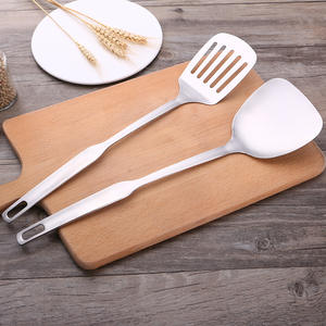 ชุดอุปกรณ์ครัวสแตนเลส 3 ชิ้น ช้อนตักแบบมีร่องด้ามยาว ตะหลิว สำหรับทำอาหาร กระทะ หม้อไฟ ใช้กับเตาอบได้ ล้างมือเท่านั้น - Product Image 4