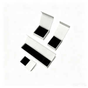 Boîte cadeau magnétique rigide blanche sur mesure avec insert en mousse de velours pour emballage de bijoux en papier - Product Image 1