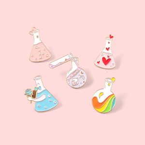 Pin de Solapa Personalizado Creativo de Ciencia y Química, Pin de Metal Esmaltado para Laboratorio - Product Image 1