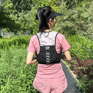 Chaleco Deportivo VanAheim, Talla Única, Ligero, para Deportes al Aire Libre, Senderismo, Mochila Integrada para Hombres y Mujeres - Product Image 3