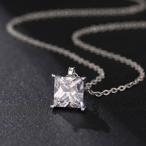 Collana con ciondolo quadrato semplice per donna, catena a O, gioielli minimalisti per l'uso quotidiano - Product Image 2