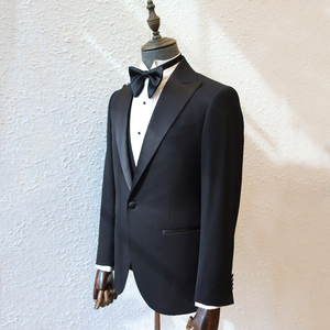 MTM classico abito <span class=keywords><strong>smoking</strong></span> <span class=keywords><strong>con</strong></span> risvolto a punta da uomo <span class=keywords><strong>con</strong></span> <span class=keywords><strong>gilet</strong></span> su misura su misura da sposa sposo abito <span class=keywords><strong>nero</strong></span> su misura <span class=keywords><strong>smoking</strong></span> bianco per uomo 3 pezzi - Product Image 6